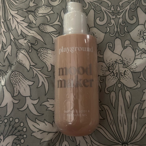 Playground Mood Maker Intimate Body And Massage Oil - Picture 2 of 3